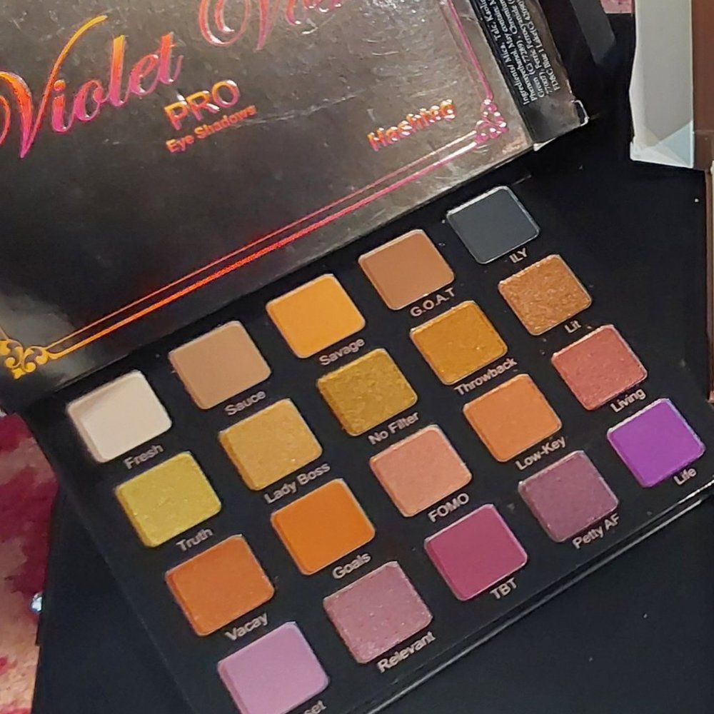 Violet Voss Hashtag Palette